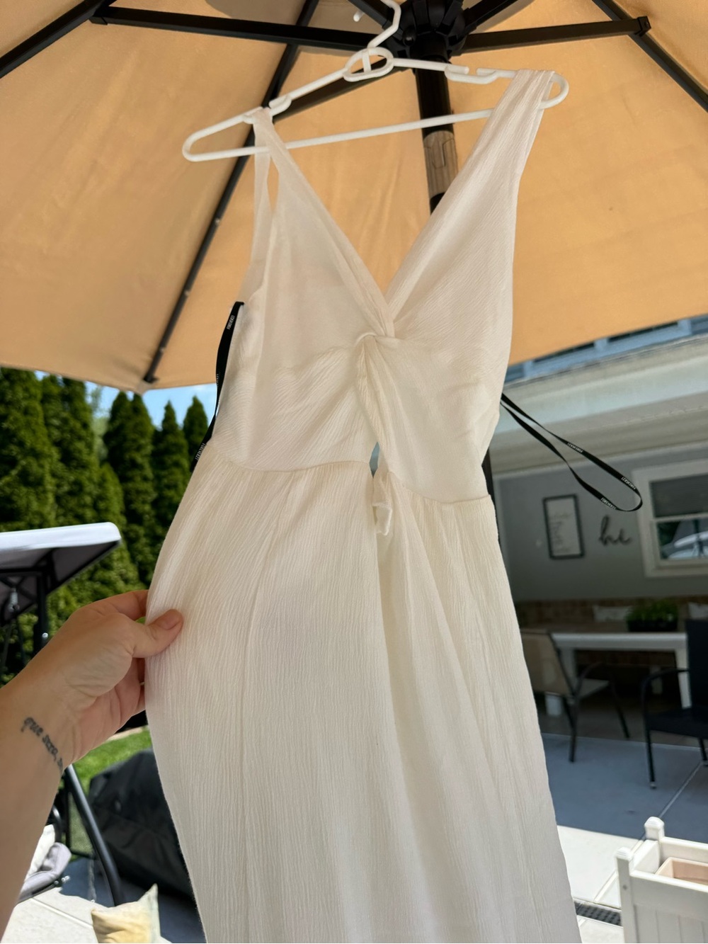 Forever 21 Cream Twist-Front V-Neck Maxi Dress - Picture 2 of 9